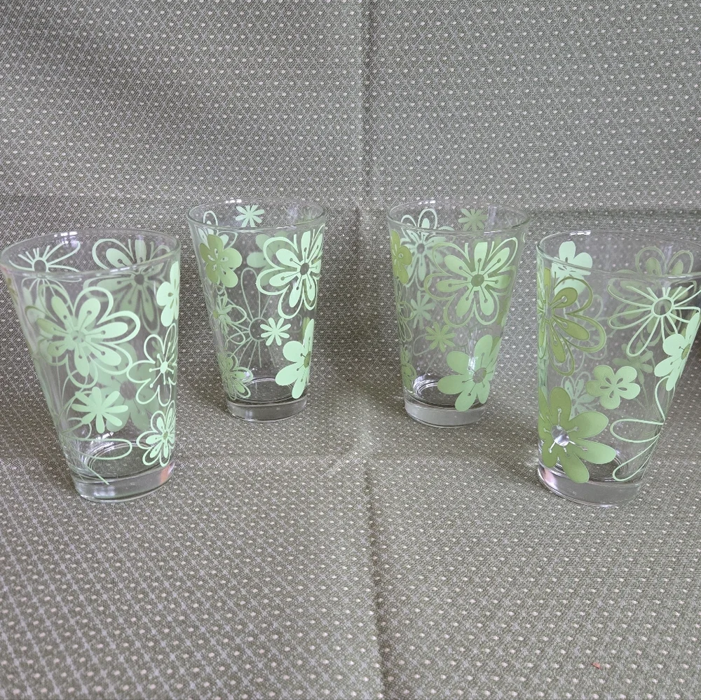 Cerve Floral Glass Tumblers Set of 4 Green Flower Design Vintage